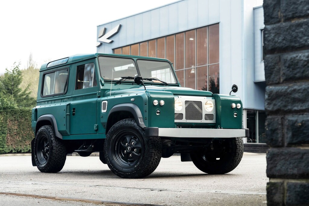 Land Rover Defender 90 Homage II Station Wagon Green