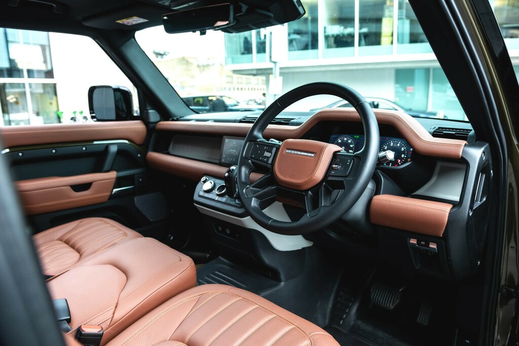 Land Rover Defender P300 Green #6