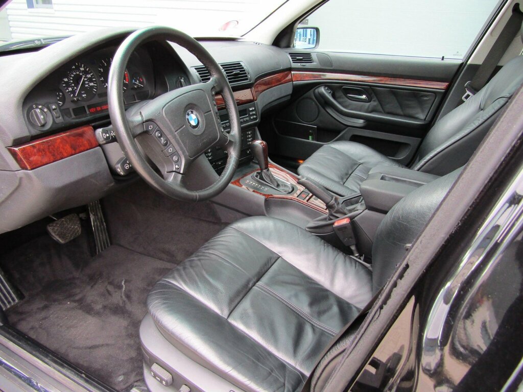 BMW 5 Series 540I Blue #9
