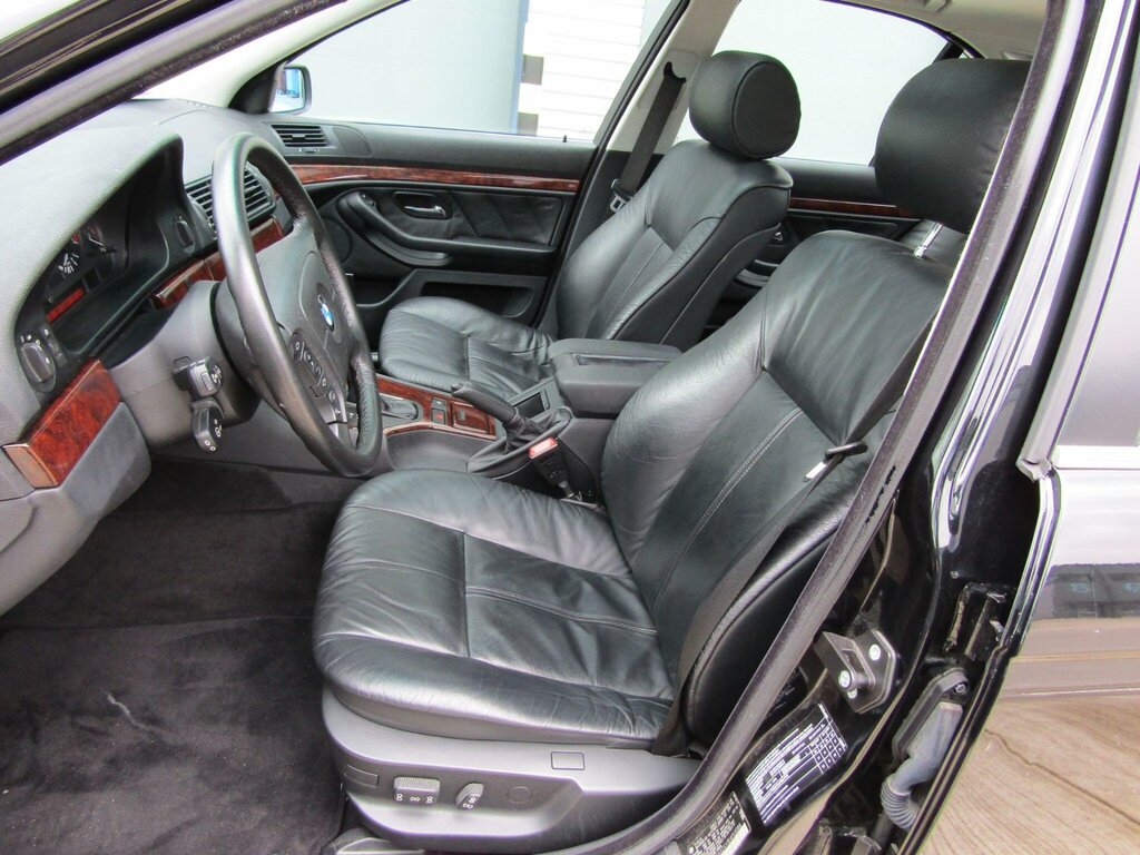 BMW 5 Series 540I Blue #8