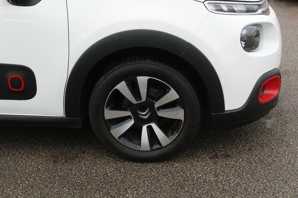 Citroen C3 Hatchback 1.2 Puretech Flair Euro 6 201767 LG67VVM White #4