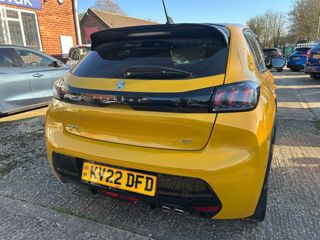 Peugeot 208 1.2 Puretech Gt Premium Eat Euro 6 Ss KV22DFD Yellow #4