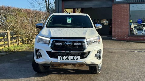 Toyota HILUX 2.4 Hi-lux Invincible YE68LCS White #4