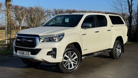 Toyota HILUX 2.4 Hi-lux Invincible YE68LCS White #2