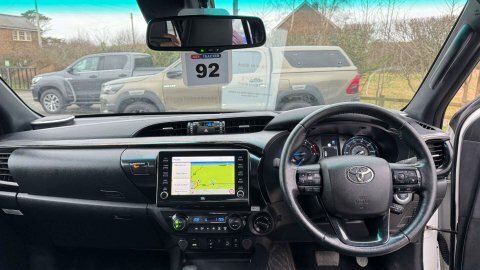 Toyota HILUX 2.8 Hilux Invincible SD22HZG White #2