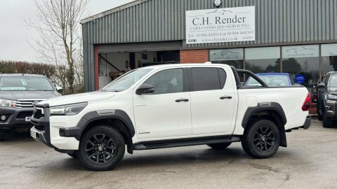 Toyota HILUX 2.8 Hilux Invincible SD22HZG White #3