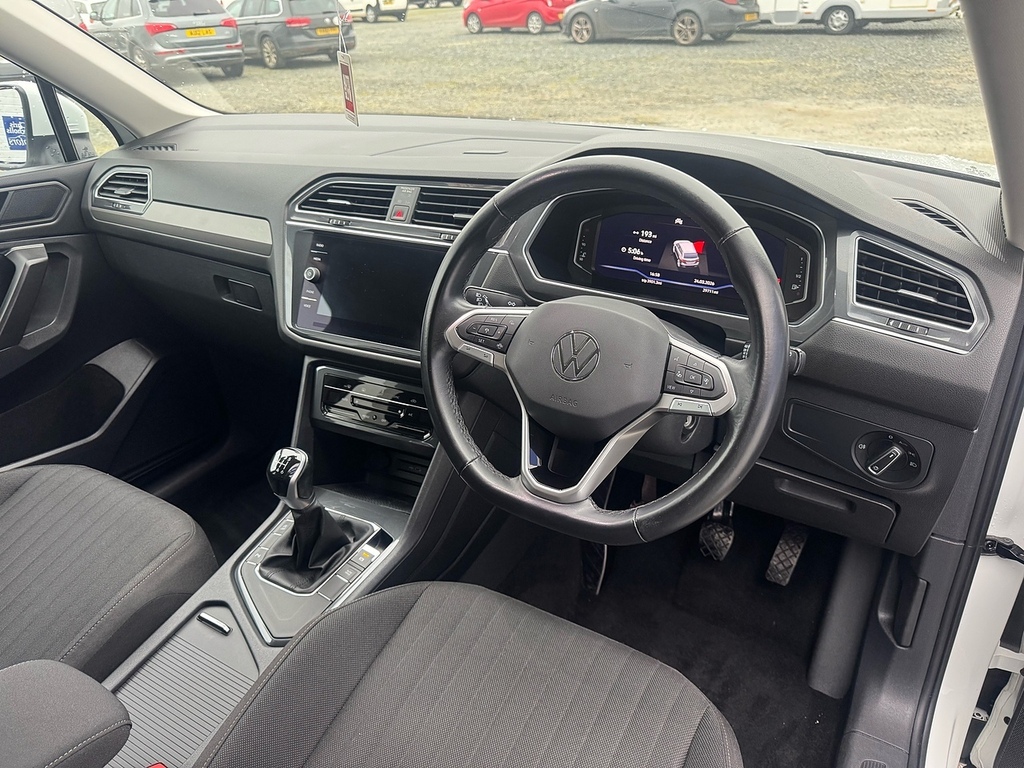 Volkswagen Tiguan Allspace Tsi Life MM72XCB White #6