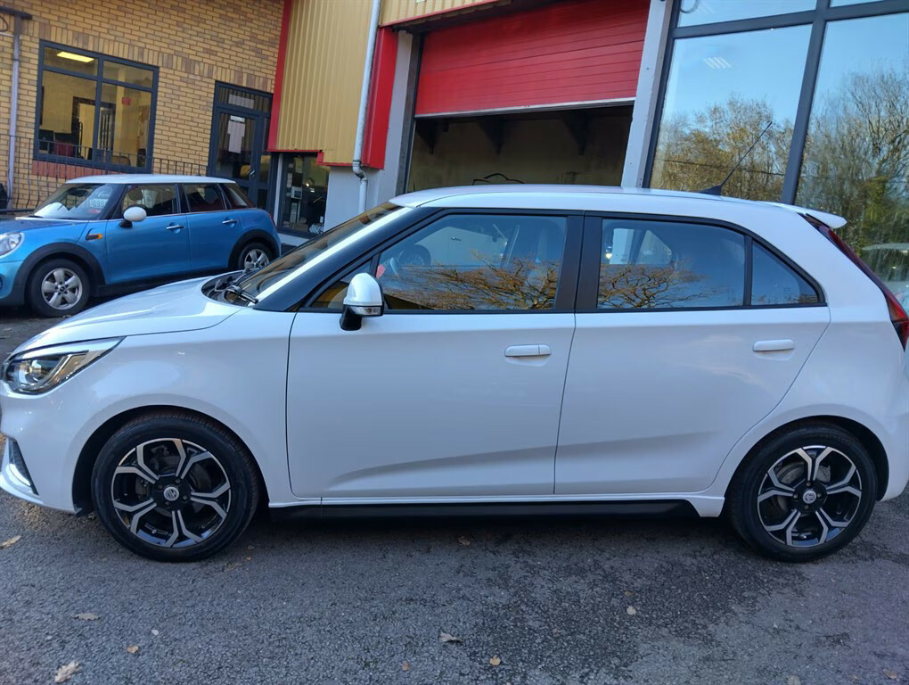 MG MG3 1.5 Vti-tech Exclusive Navigation Hatchback AF72HTK White #5