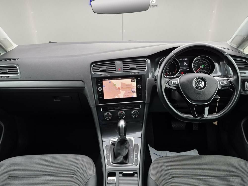 Volkswagen Golf 1L Match White #4