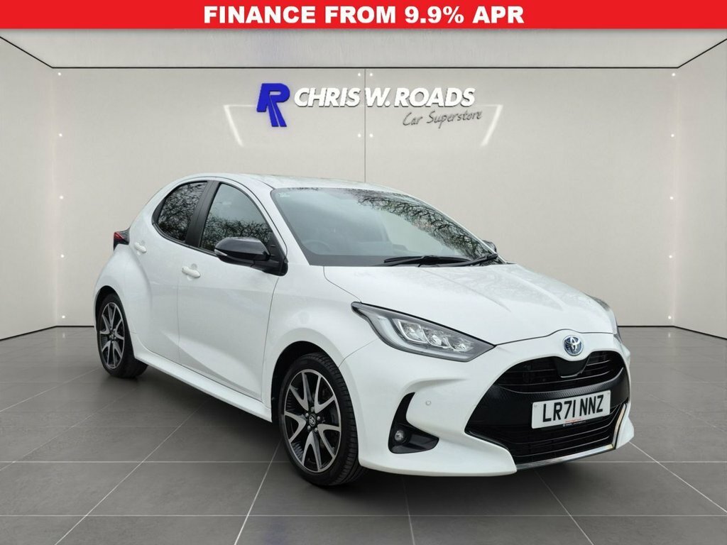 Toyota Yaris 1.5L Dynamic White