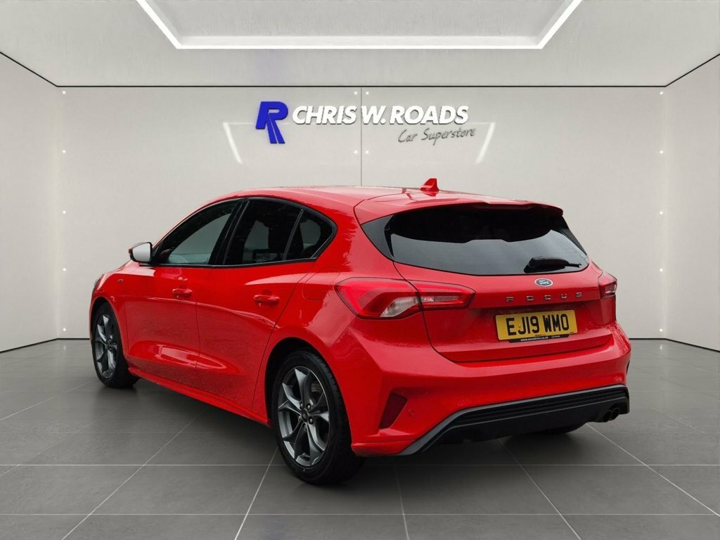 Ford Focus 1L St-line EJ19WMO Red #2