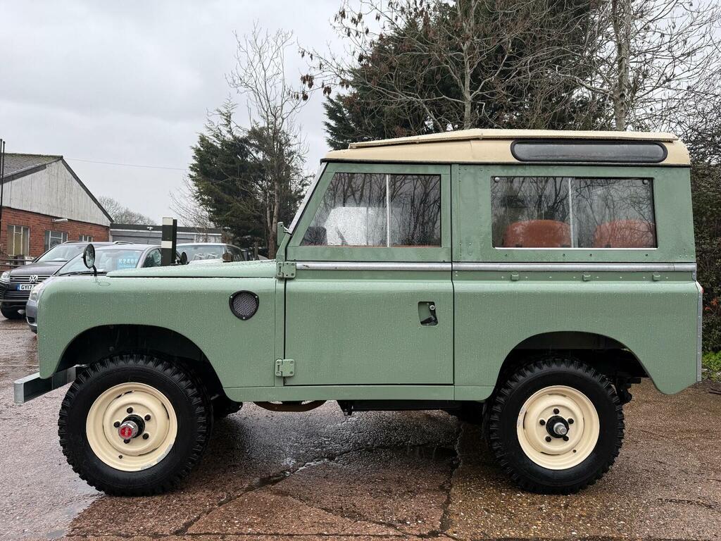 Land Rover Series III Suv 2.3 88 Station Wagon 7 Seats 1972K Green #3