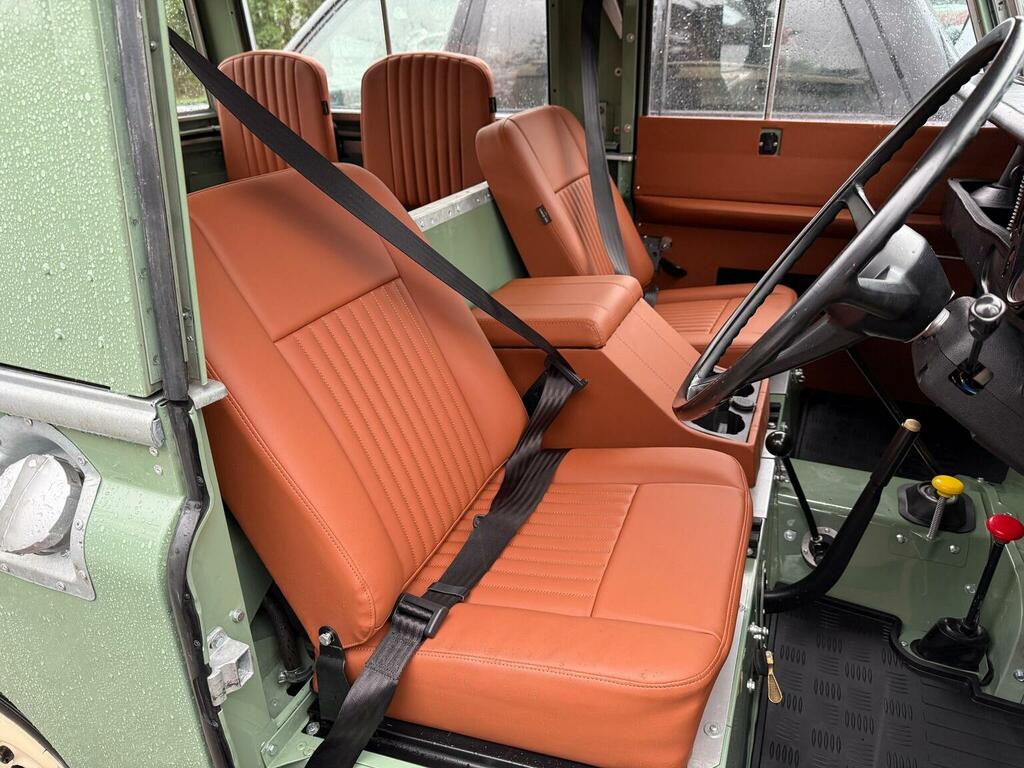 Land Rover Series III Suv 2.3 88 Station Wagon 7 Seats 1972K Green #5