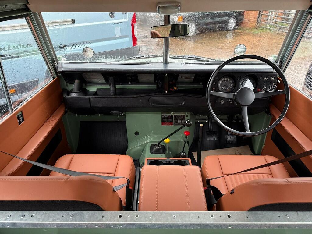Land Rover Series III Suv 2.3 88 Station Wagon 7 Seats 1972K Green #6
