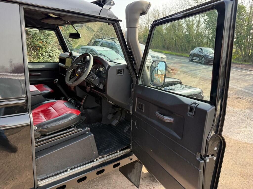 Land Rover Defender 90 Suv 2.2 Tdci Xs Station Wagon 4Wd Swb Euro 5 WF64TXN Black #6