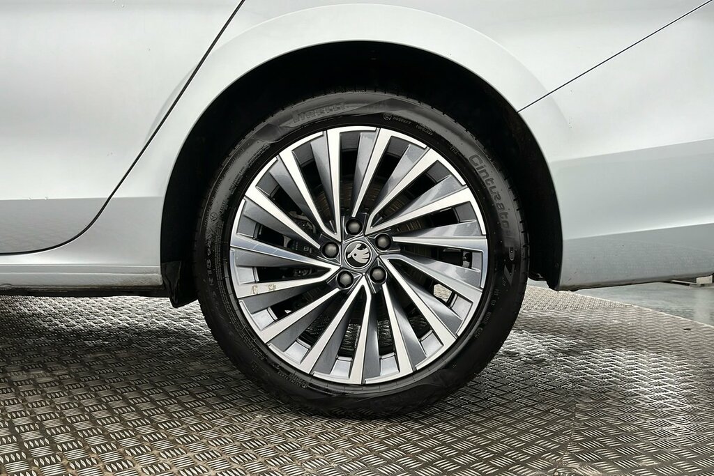 Skoda Superb Lk 1.5 Tsi Iv 204 Ps Dsg ET25PEO Silver #6