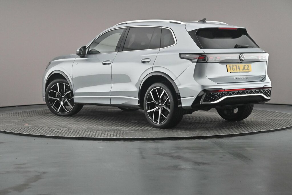 Volkswagen Tiguan R-line 1.5 Etsi 150Ps 7-Speed Dsg YG74JCO Silver #2