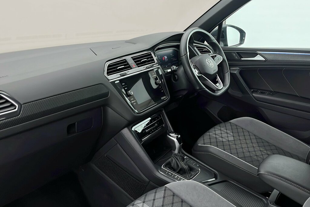 Volkswagen Tiguan R-line 2.0 Tdi 150Ps 7-Speed Dsg KJ23RNZ Grey #4