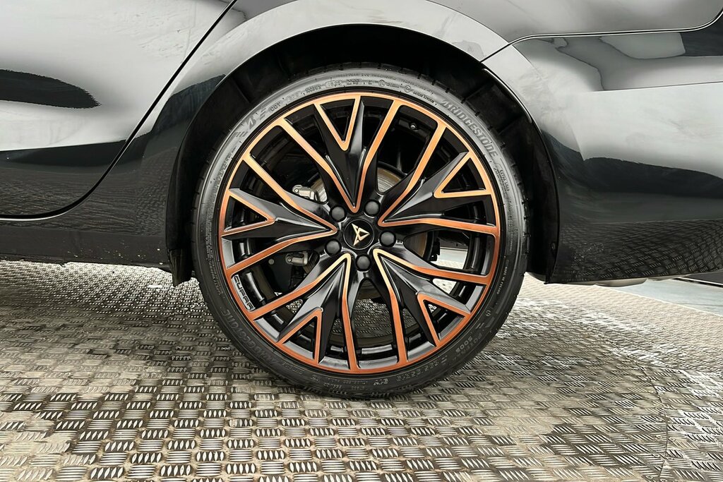 Cupra Leon V3 1.5 Etsi 150 7-Speed KW75TKC Black #5