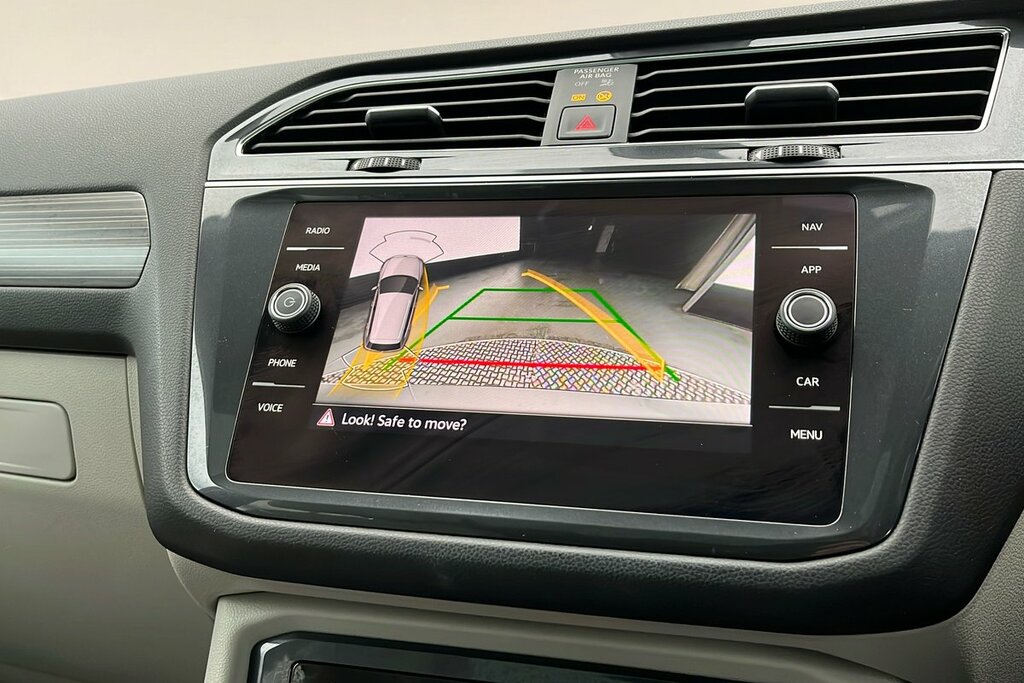 Volkswagen Tiguan Allspace Elegance 2.0 Tdi 4Motion 150Ps 7-Speed Dsg Grey #4