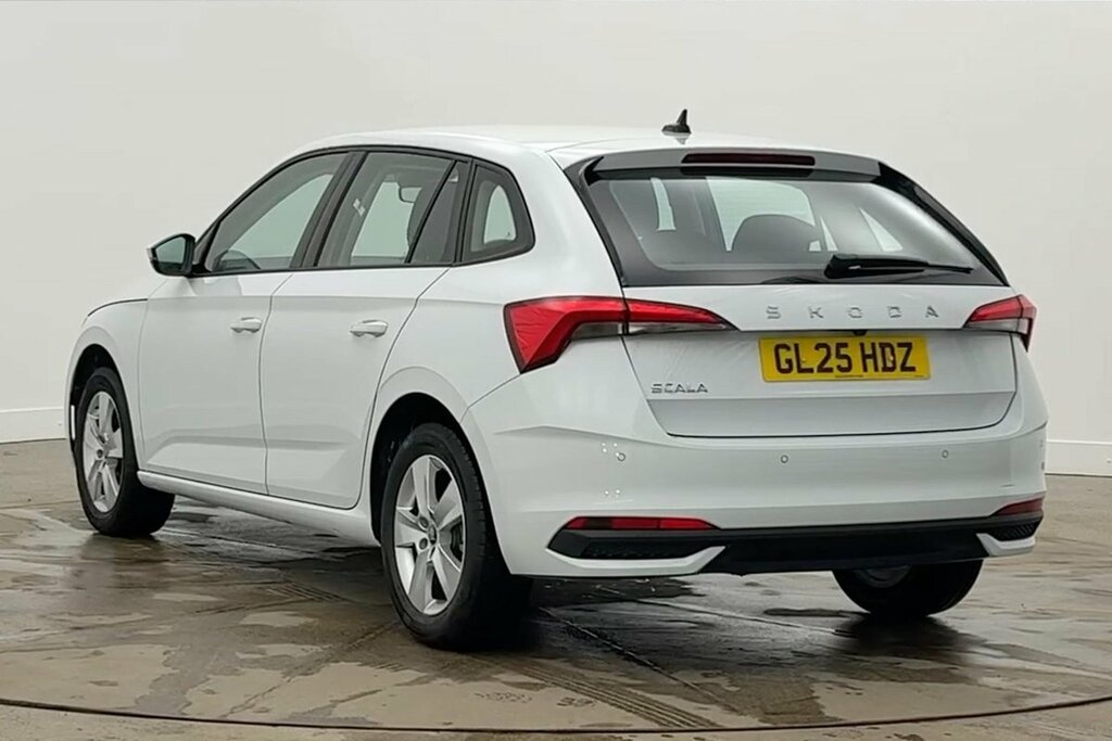 Skoda Scala Se Edition 1.0 Tsi 116 Ps Dsg GL25HDZ White #3