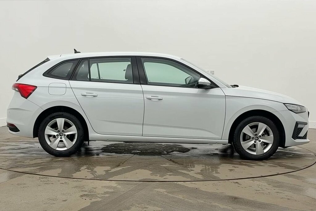 Skoda Scala Se Edition 1.0 Tsi 116 Ps Dsg GL25HDZ White #4