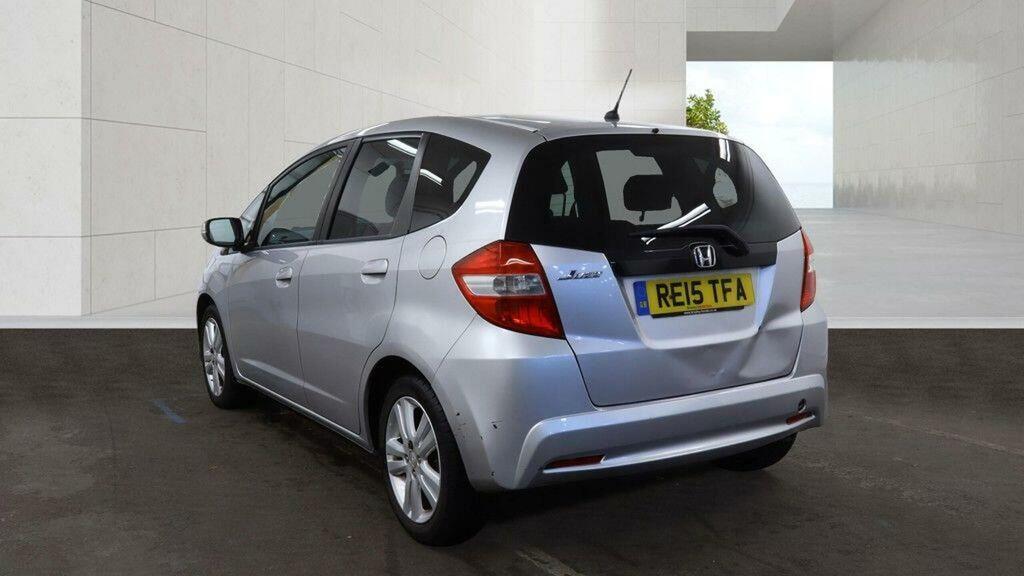 Honda Jazz 1.4 I-vtec Es Plus Cvt Euro 5 RE15TFA Silver #3