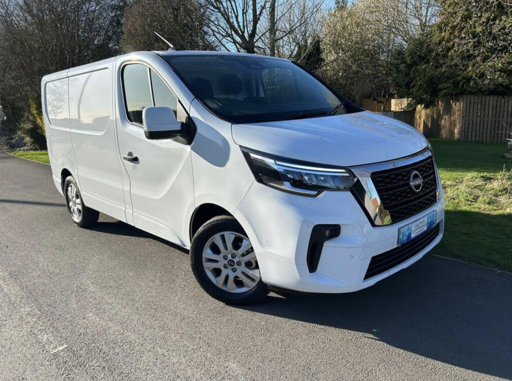 Nissan Primastar 2.0 Dci 30 Tekna L1, 10 Miles 