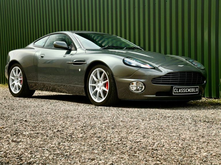 Aston Martin Vanquish Vanquish Silver