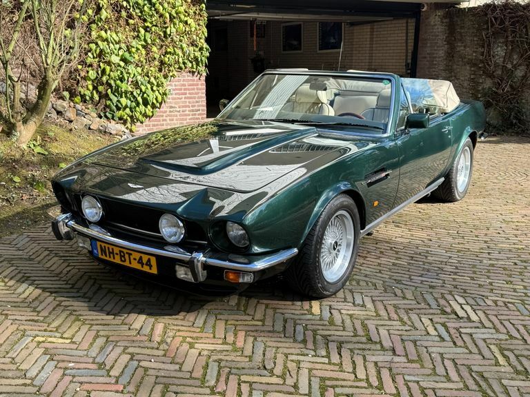 Aston Martin V8 Convertible Green