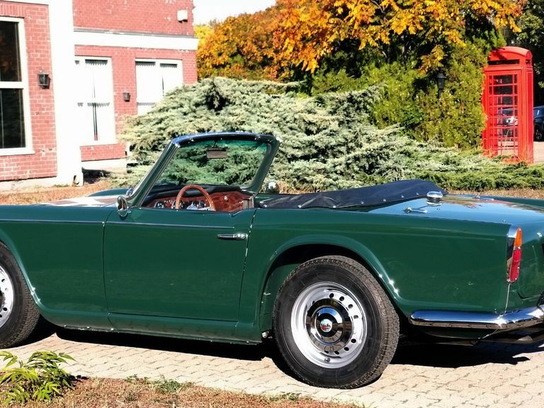 Triumph TR4 Convertible Green #6