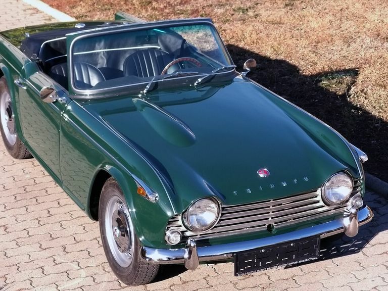 Triumph TR4 Convertible Green #4