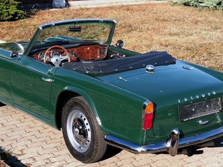 Triumph TR4 Convertible Green #5