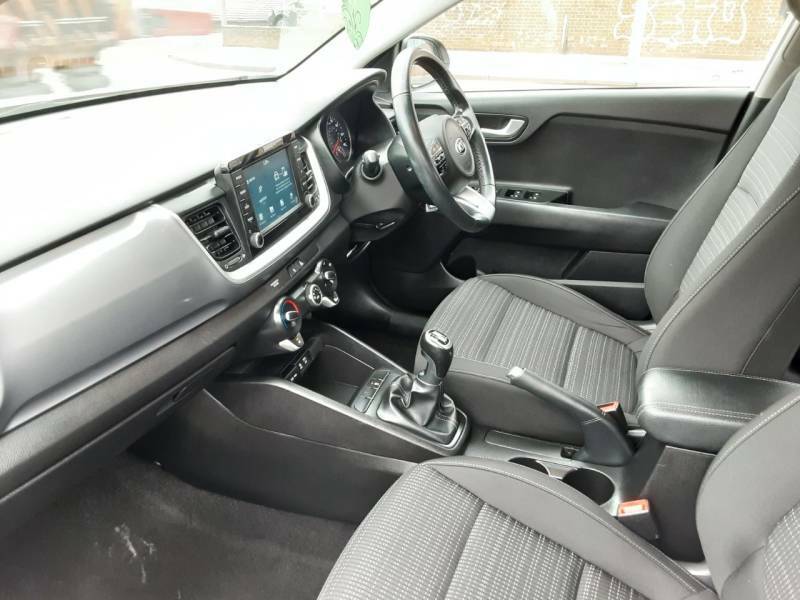 Kia Stonic 1.6 Crdi 2 - 2019 19 White #6