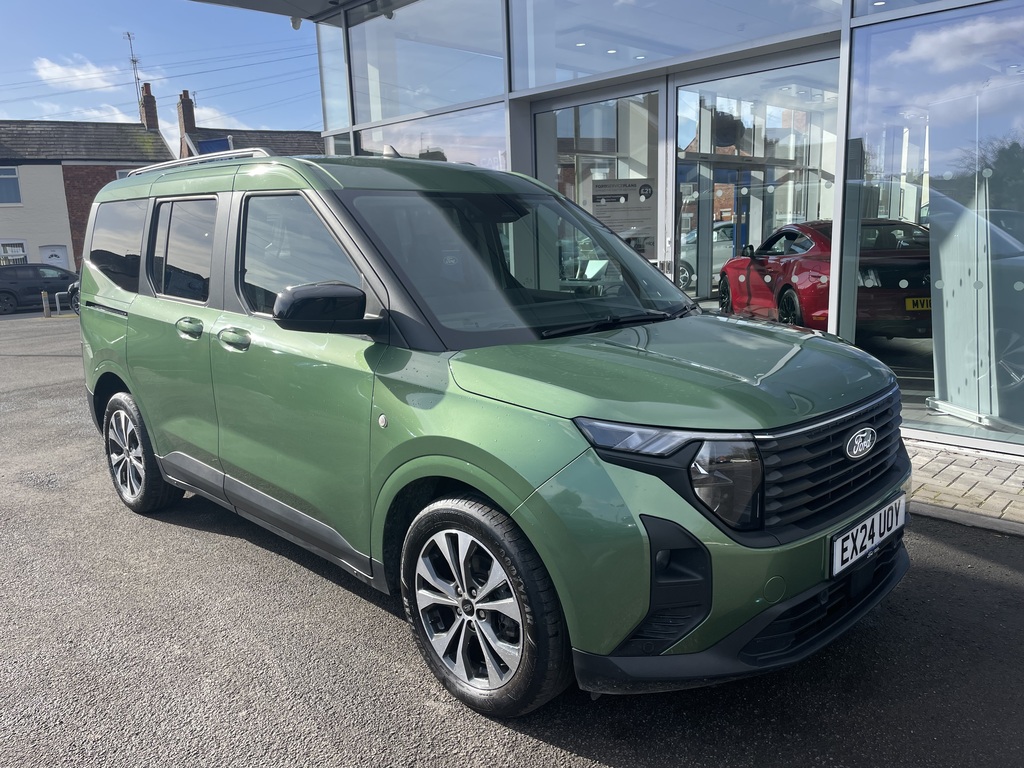 Ford Tourneo Courier 1.0 Ecoboost Titanium Green