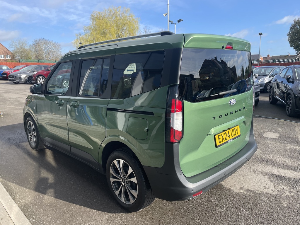Ford Tourneo Courier 1.0 Ecoboost Titanium Green #4