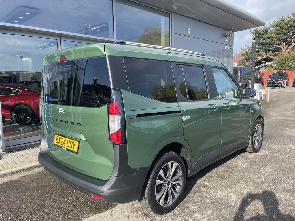 Ford Tourneo Courier 1.0 Ecoboost Titanium Green #6