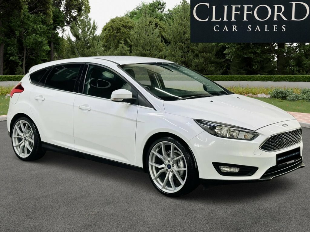 Ford Focus Hatchback SA16ZZD White #2