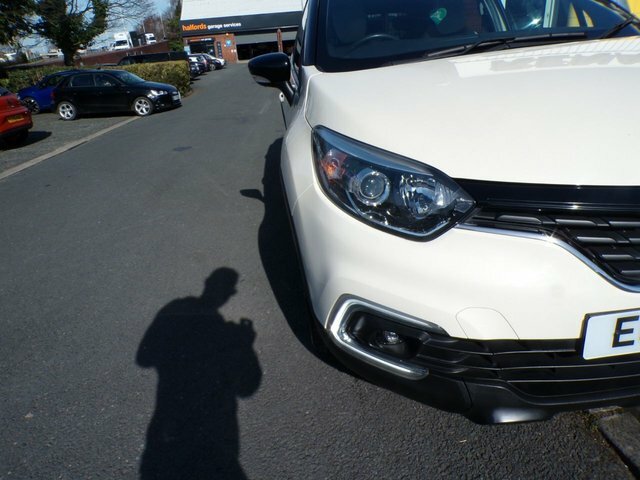 Renault Captur 1.5 Dci Energy Iconic White #6