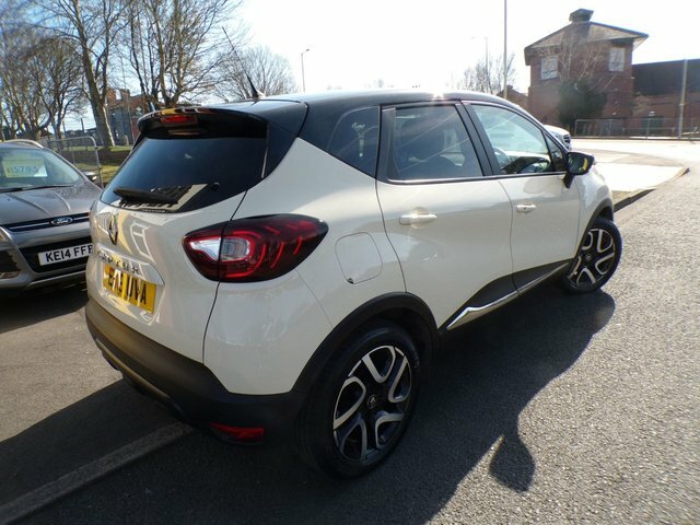 Renault Captur 1.5 Dci Energy Iconic White #4
