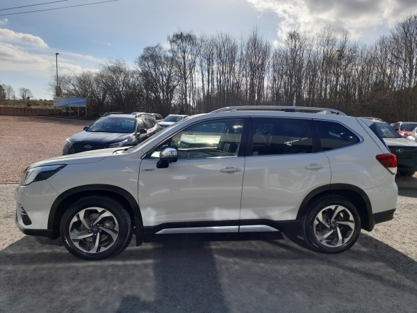 Subaru Forester 2.0I E-boxer Xe Premium Lineartronic SV73XSX White #4