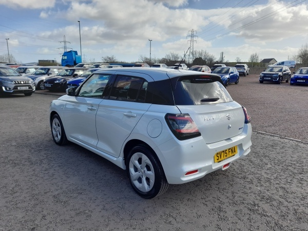 Suzuki Swift 1.2 Mild Hybrid Motion SV75FNA White #5