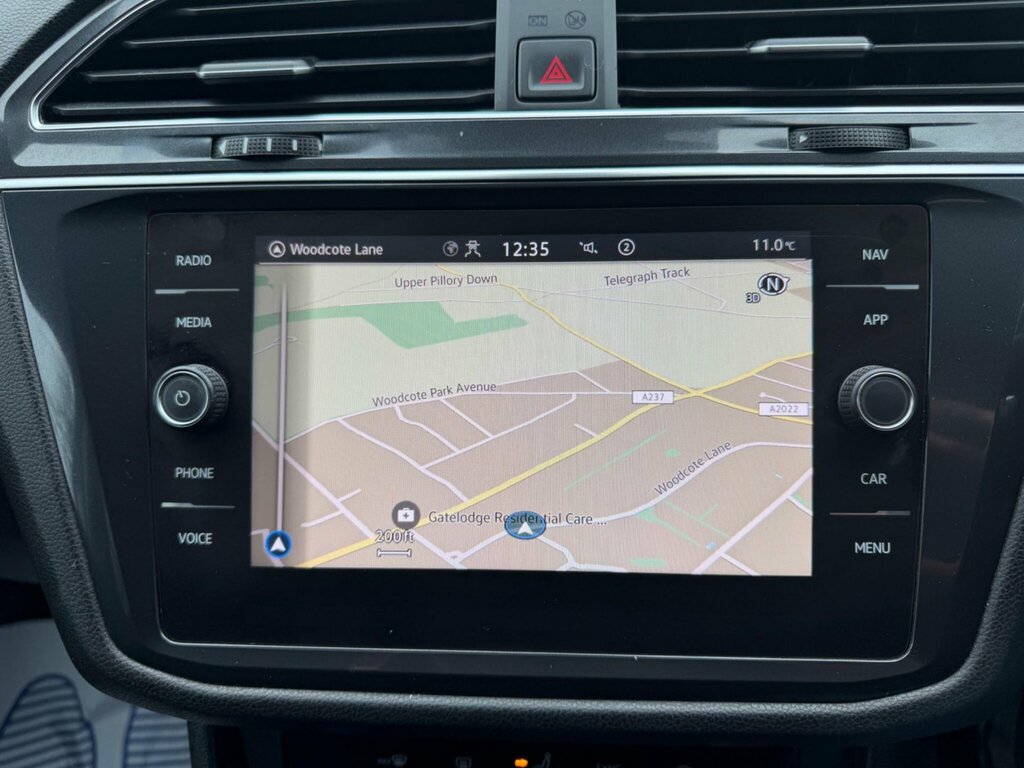 Volkswagen Tiguan 1.5 Tsi Life Dsg Euro 6 Ss LB72MTX Silver #2