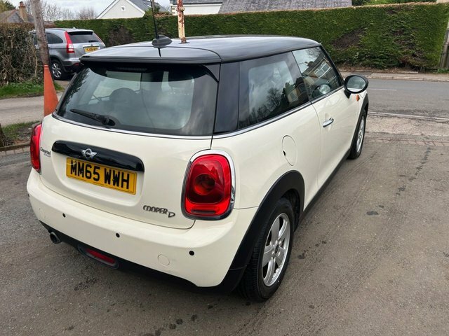 Mini Hatch 1.5 Cooper D Hatchback Euro 6 S MM65WWH White #3