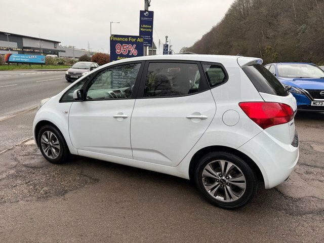 Kia Venga 2015 15 1.4 Crdi Sr7 Mpv Euro 5 MJ15RZR White #6