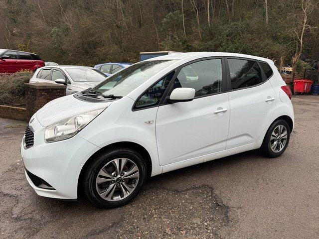 Kia Venga 2015 15 1.4 Crdi Sr7 Mpv Euro 5 MJ15RZR White #4