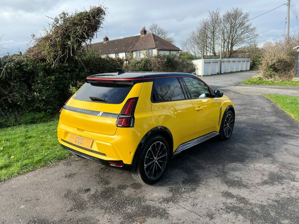 Renault 5 E-Tech Hatchback 110Kw Iconic 5 Comfort Range  Yellow #3