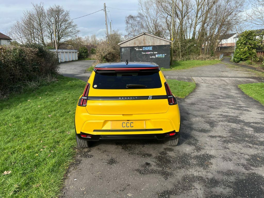 Renault 5 E-Tech Hatchback 110Kw Iconic 5 Comfort Range  Yellow #4