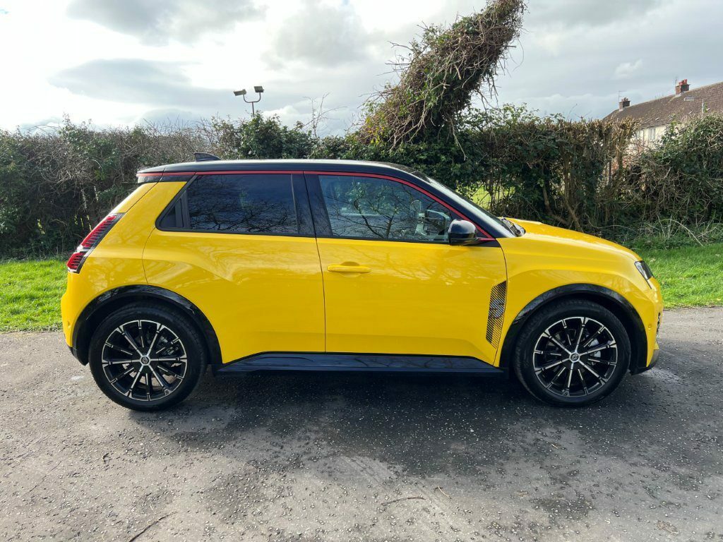 Renault 5 E-Tech Hatchback 110Kw Iconic 5 Comfort Range  Yellow #2