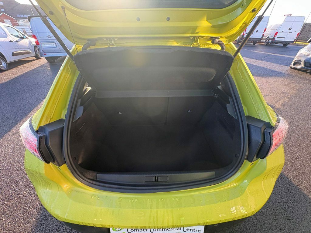 Peugeot 208 Puretech Active 75 Hatchback  Yellow #4